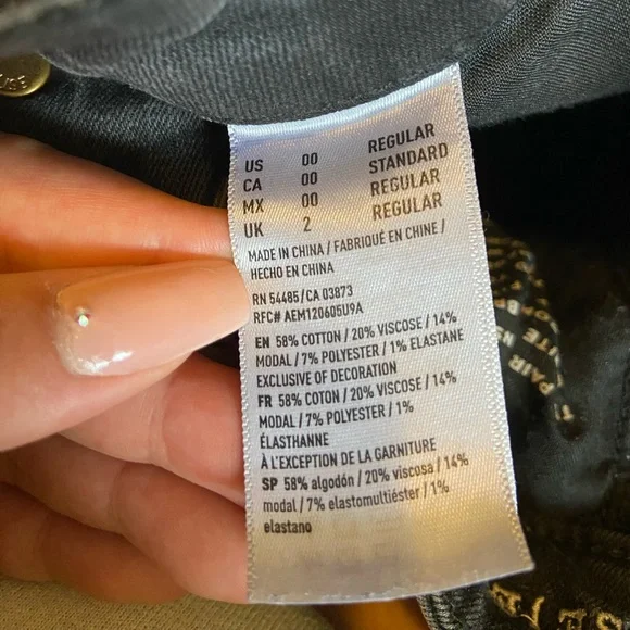 AMERICAN EAGLE distressed black skinny jeans - Picture 5 of 5